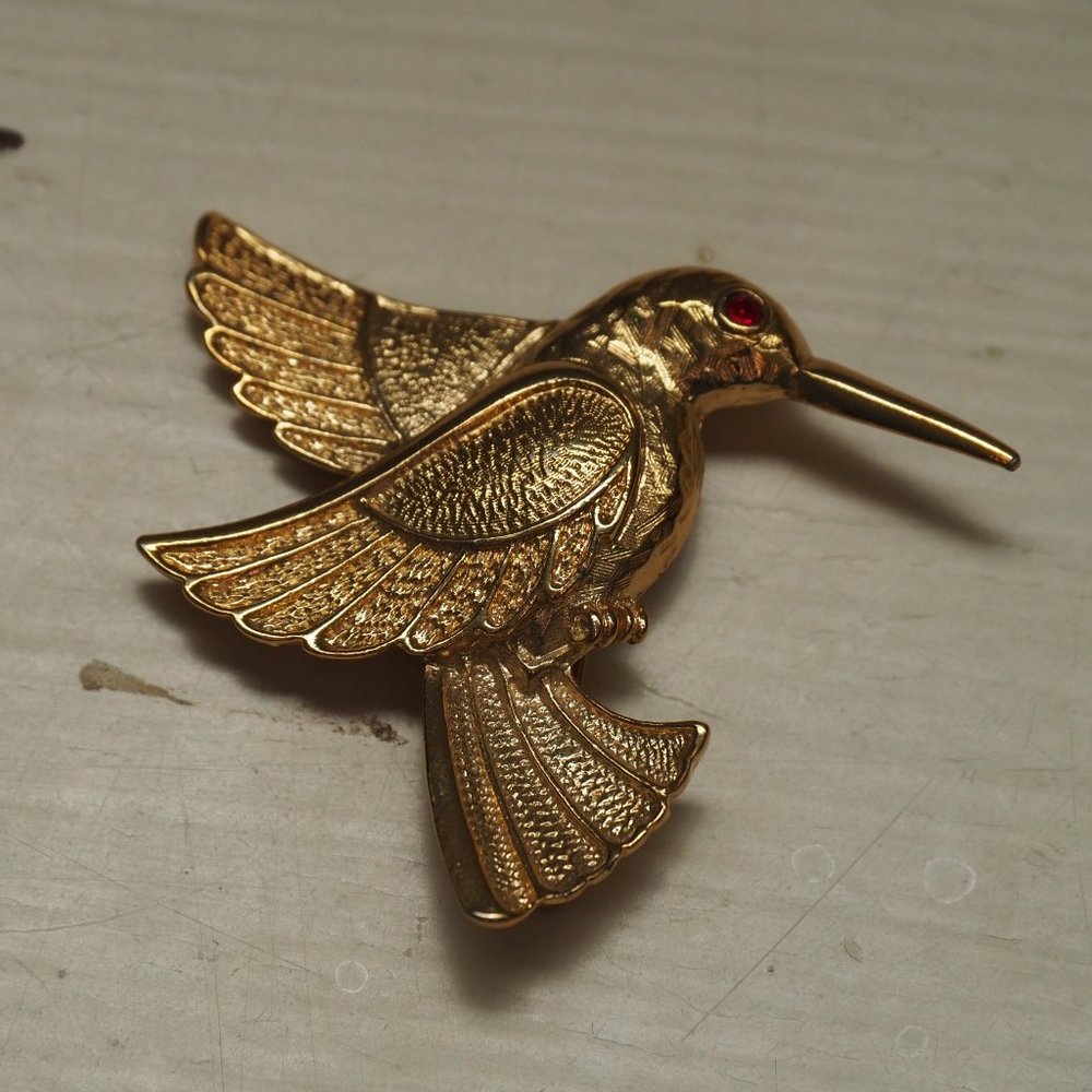 Hummingbird Brooches - Picture 9 of 10